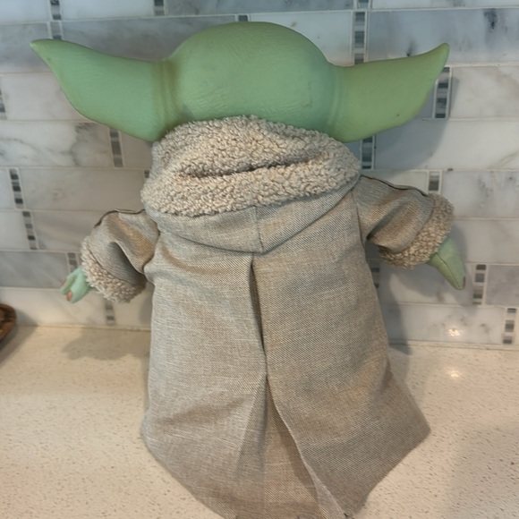Mattel Star Wars plush body and plastic head Grogu. - Picture 4 of 6